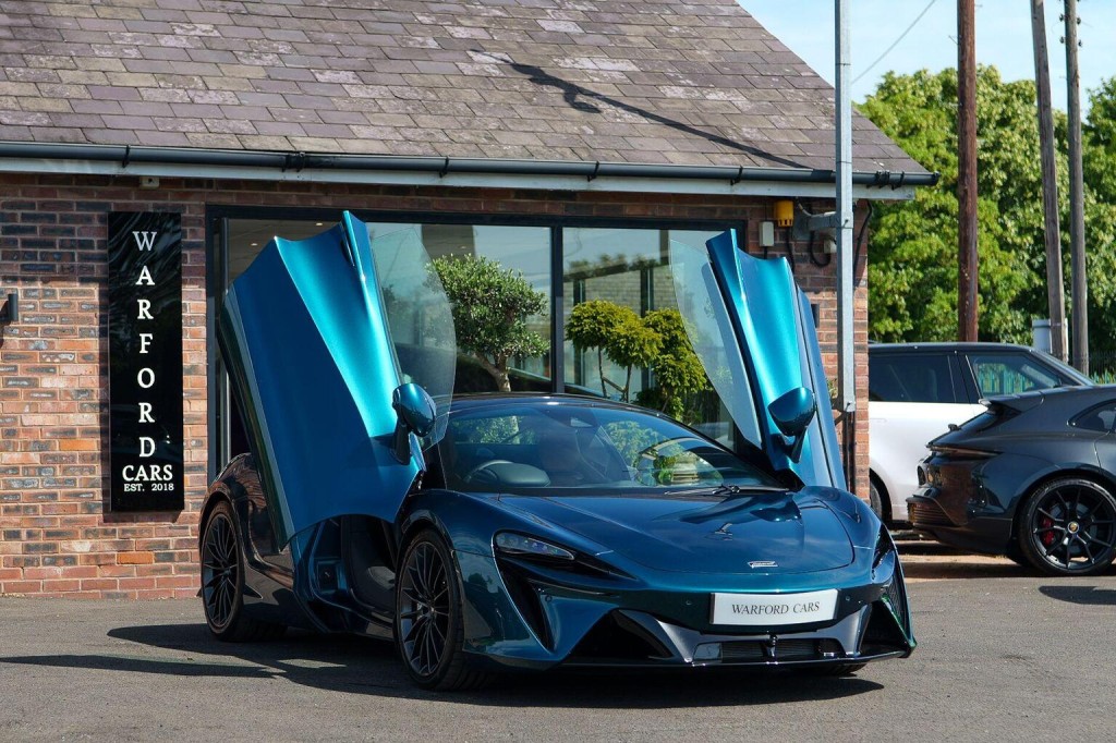 2025 Mclaren Artura